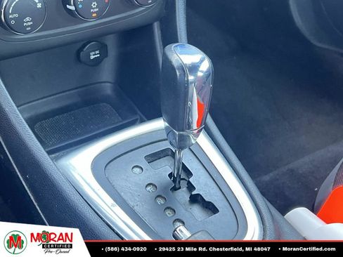 Used 2011 Dodge Avenger Heat FWD image 21