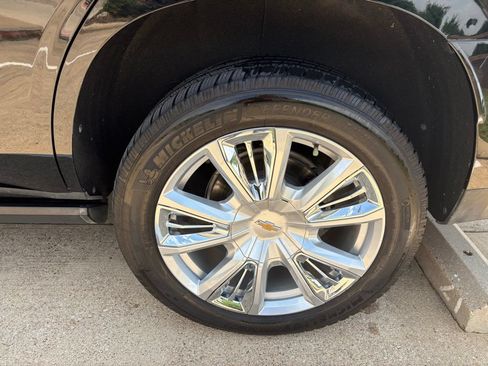 Used 2021 Chevrolet Tahoe High Country RWD image 14