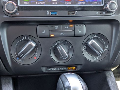 Used 2014 Volkswagen Jetta TDI FWD image 24