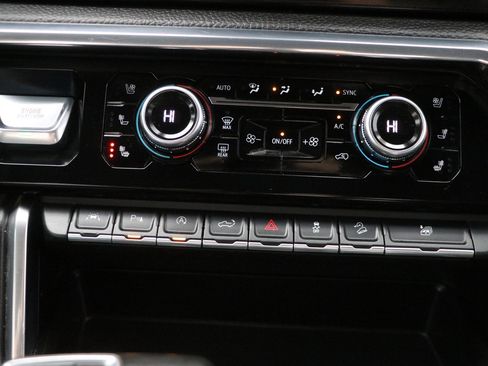 Used 2024 GMC Sierra 1500 Denali w/ Denali Reserve Package image 22