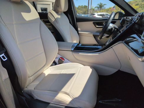 Used 2023 Mercedes-Benz GLC 300 4MATIC image 30