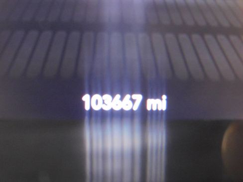 Used 2015 Dodge Challenger SXT image 9