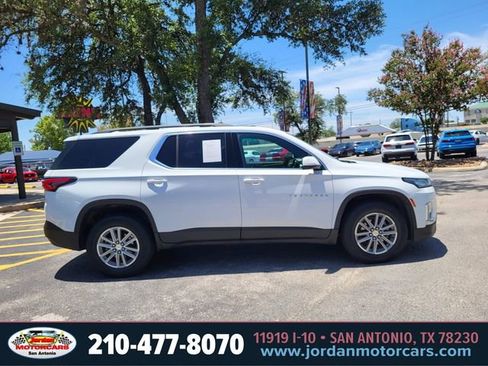 Used 2023 Chevrolet Traverse LT FWD image 6