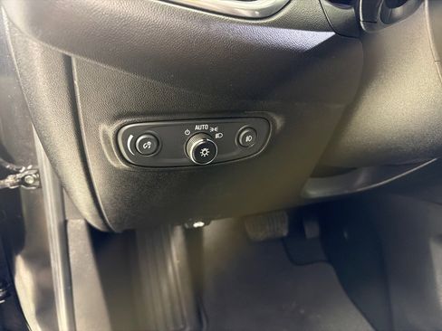 Used 2020 Chevrolet Equinox LT image 14