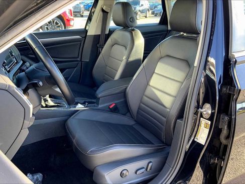 Used 2024 Volkswagen Jetta SE image 7