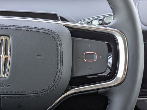 New 2026 Lincoln Nautilus Reserve image 30