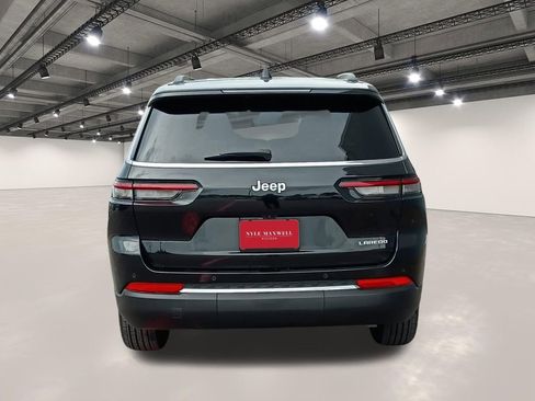 Used 2025 Jeep Grand Cherokee L Laredo RWD image 15
