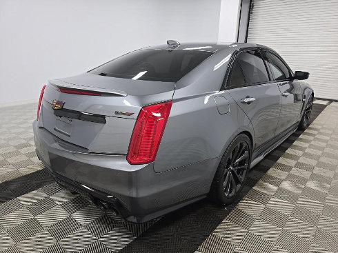 Used 2019 Cadillac CTS V w/ Luxury Package RWD image 4