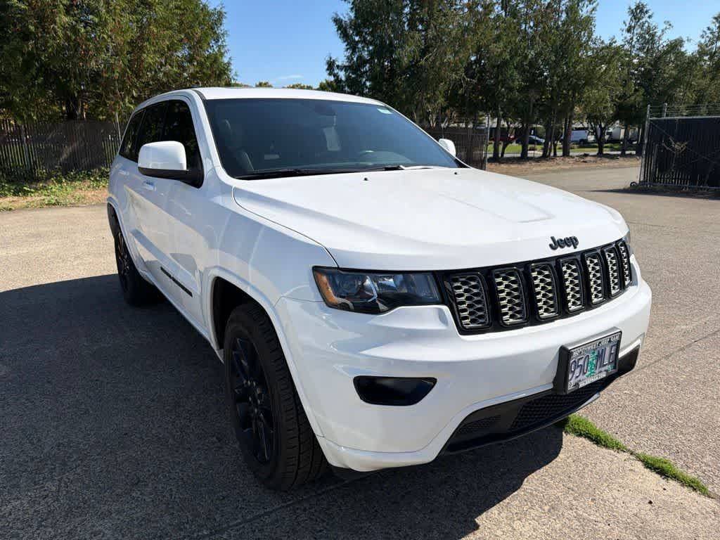 Used 2020 Jeep Grand Cherokee Altitude AWD/4WD image 1
