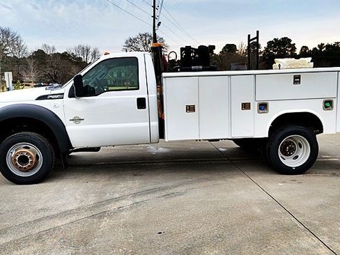 Used 2016 Ford F550 2WD Regular Cab Super Duty image 6