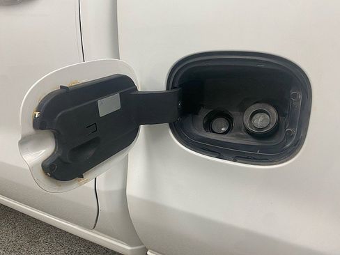 Used 2021 GMC Sierra 1500 2WD Double Cab w/ Convenience Package image 13