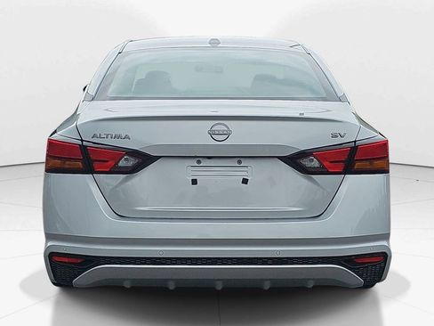 Used 2024 Nissan Altima 2.5 SV FWD image 7
