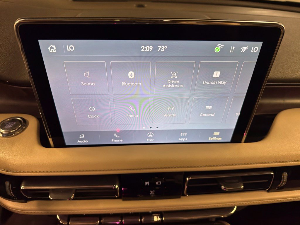 Used 2022 Lincoln Aviator Reserve w/ Equipment Group 201A AWD/4WD image 9