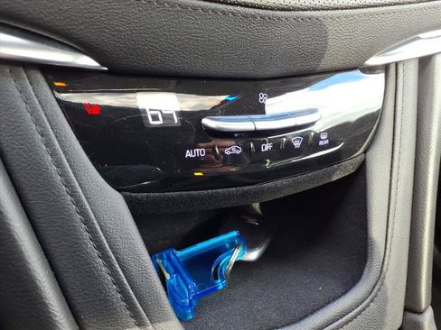 Used 2019 Cadillac XT5 Luxury image 33