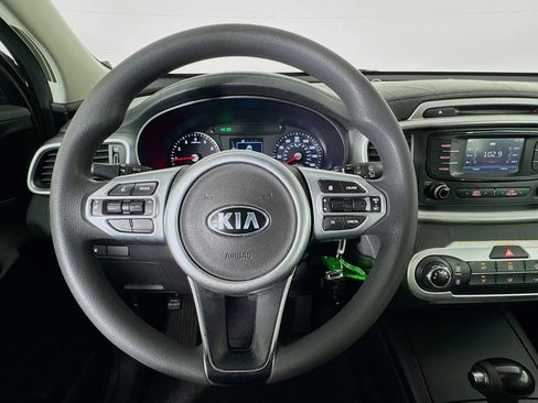 Used 2016 Kia Sorento LX image 10