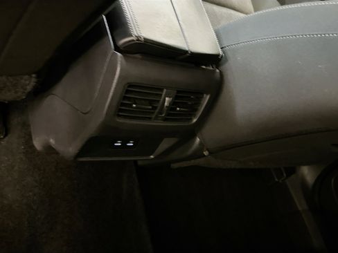 Used 2025 Nissan Rogue SV image 27