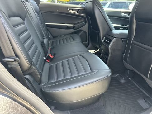 Used 2016 Ford Edge SEL w/ Equipment Group 201A FWD image 18