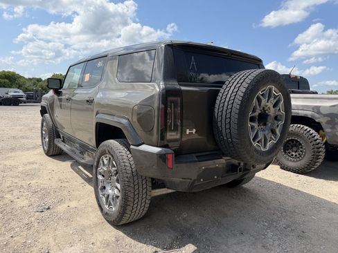 Used 2025 GMC Hummer EV 3X AWD/4WD image 2