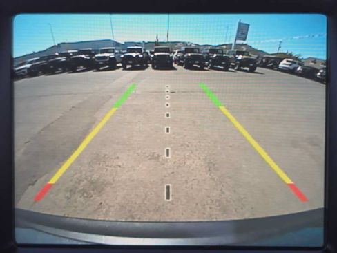 Used 2021 Jeep Cherokee Latitude Lux w/ Comfort/Convenience Group AWD/4WD image 19