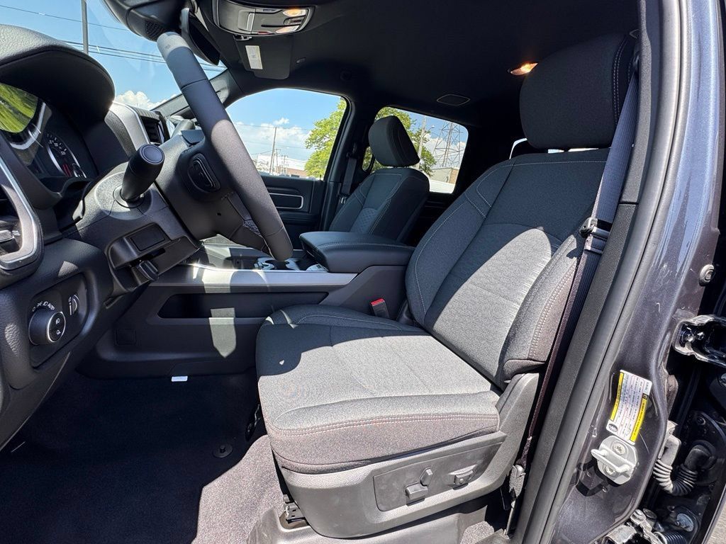 New 2026 RAM 2500 Big Horn AWD/4WD image 14