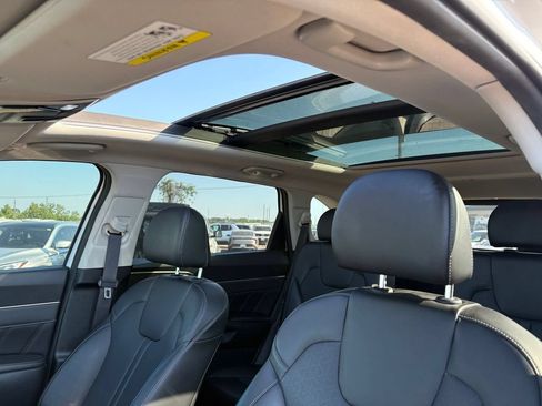 Certified 2022 Kia Sorento SX AWD/4WD image 16