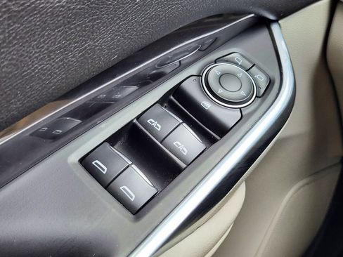 Used 2020 Cadillac XT4 Luxury w/ Cold Weather Package image 23