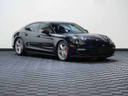 Used 2017 Porsche Panamera Turbo w/ Carbon Fiber Interior Package AWD/4WD image 5
