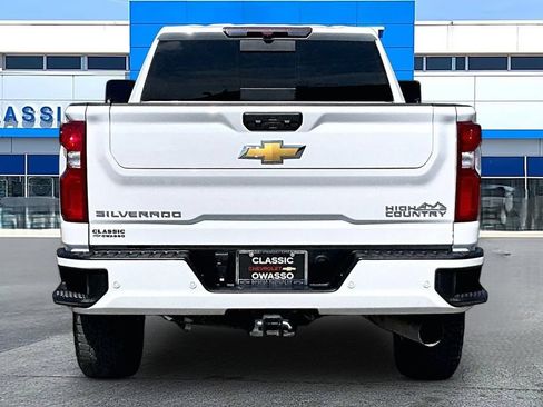 Used 2024 Chevrolet Silverado 2500 High Country AWD/4WD image 4