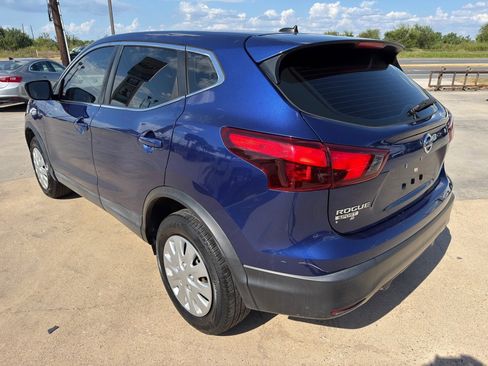 Used 2019 Nissan Rogue Sport S image 9
