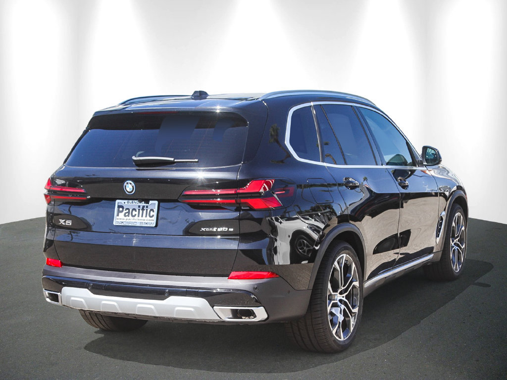 New 2026 BMW X5 xDrive50e w/ Parking Assistance Package AWD/4WD image 6