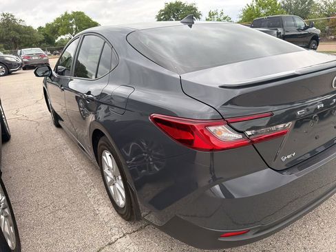 Used 2025 Toyota Camry LE w/ Convenience Package image 8