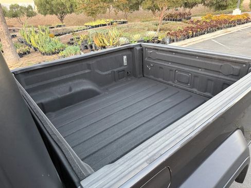 Used 2020 Jeep Gladiator Sport image 18