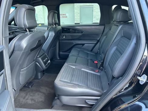 Used 2024 Lincoln Nautilus Reserve w/ Equipment Group 202A AWD/4WD image 27
