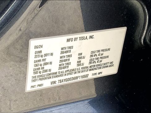 Used 2024 Tesla Model Y 2WD image 19