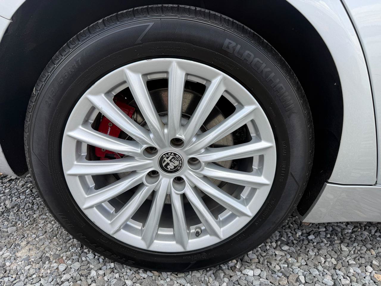 Used 2019 Alfa Romeo Giulia AWD image 34