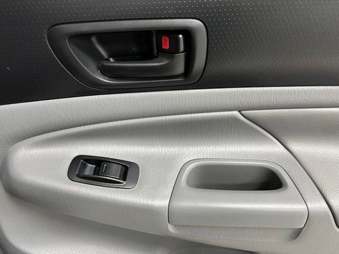 Used 2015 Toyota Tacoma Base w/ Limited Package image 43