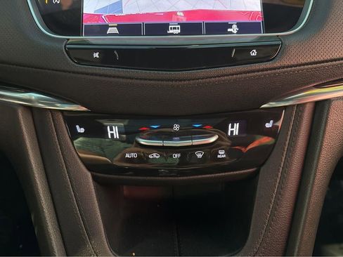 Used 2022 Cadillac XT5 Premium Luxury AWD/4WD image 23