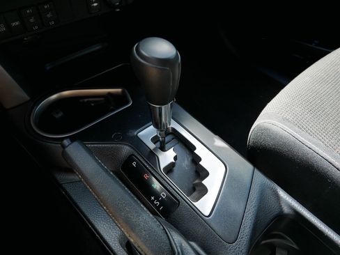 Used 2018 Toyota RAV4 XLE AWD/4WD image 24