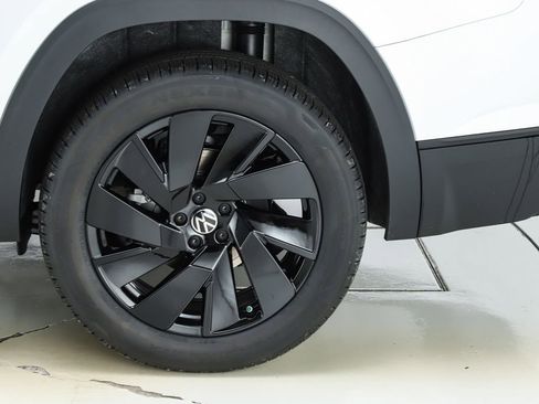 New 2026 Volkswagen Atlas SE image 6