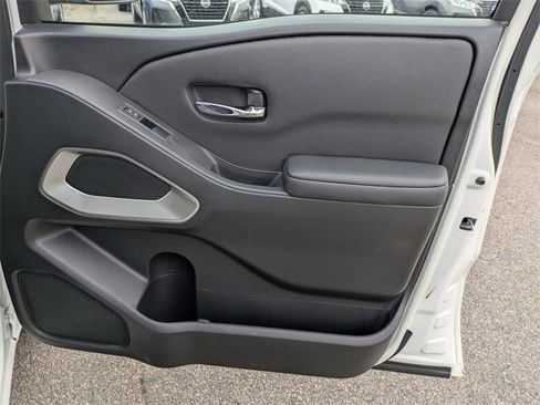 Used 2023 Nissan Frontier SV w/ Tow Package image 35