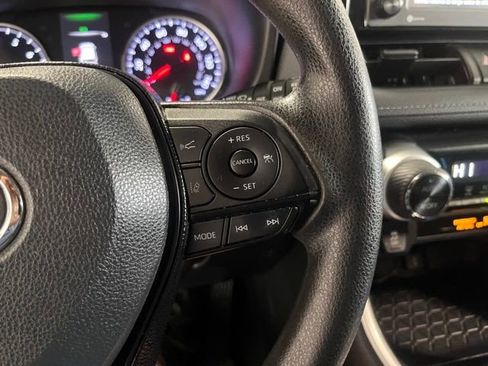 Used 2020 Toyota RAV4 XLE w/ Convenience Package image 27