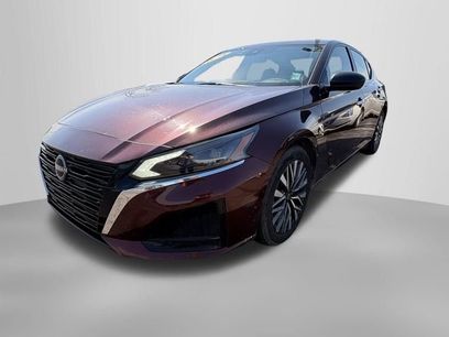 Used 2024 Nissan Altima 2.5 SV