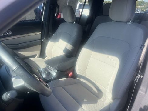 Used 2018 Ford Explorer XLT w/ Equipment Group 201A image 15