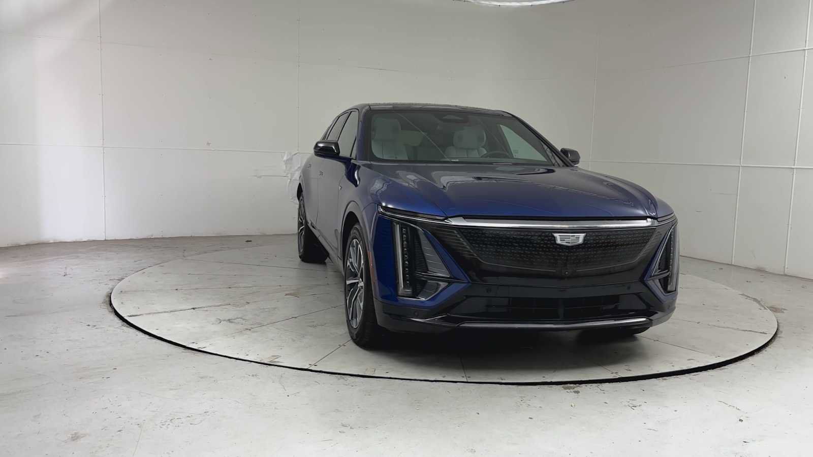 Used 2024 Cadillac Lyriq Sport w/ LPO, Floor Liner Package AWD/4WD image 5