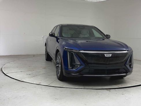 Used 2024 Cadillac Lyriq Sport w/ LPO, Floor Liner Package AWD/4WD image 5