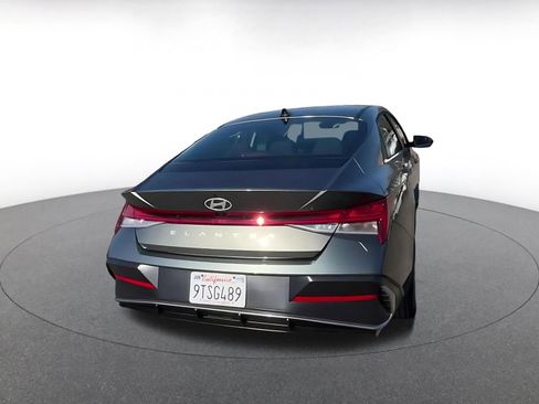 Used 2025 Hyundai Elantra SEL image 14