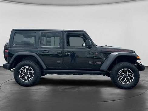 Used 2025 Jeep Wrangler Unlimited Rubicon AWD/4WD image 9