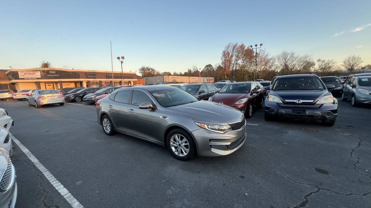 Used 2018 Kia Optima LX FWD image 3