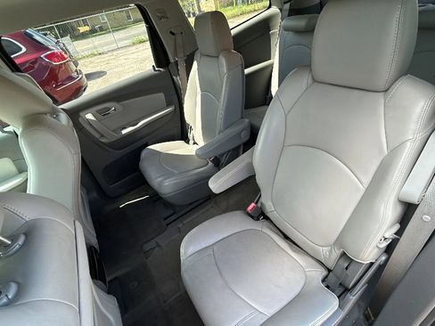 Used 2012 Chevrolet Traverse LT FWD image 10