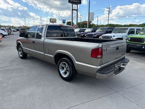 Used 2003 Chevrolet S10 Pickup LS image 6